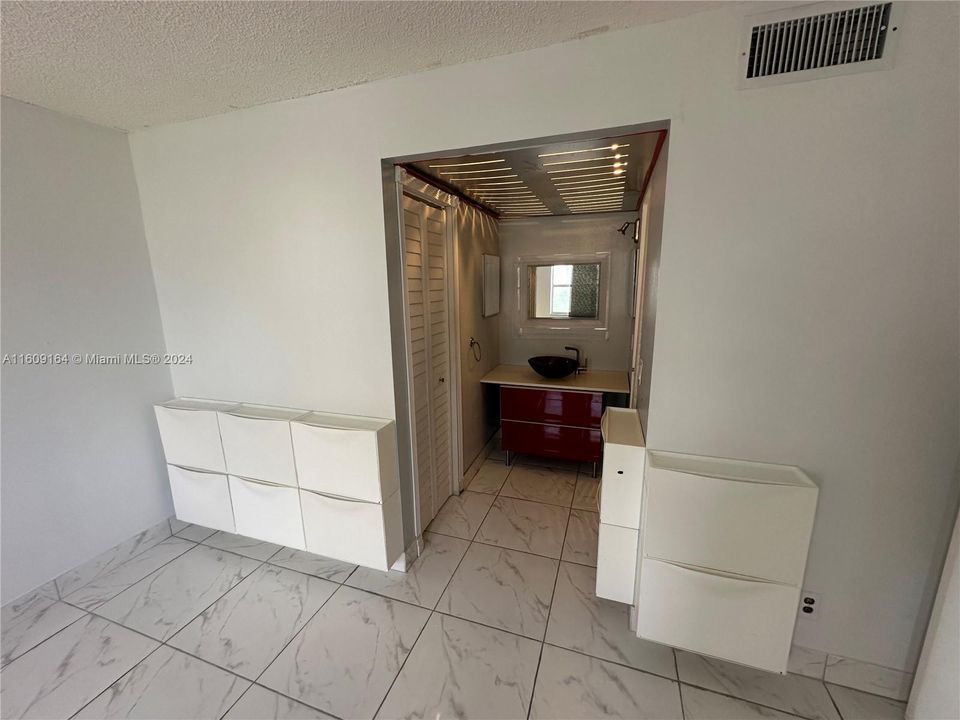 待售: $179,500 (2 贝兹, 2 浴室, 1025 平方英尺)