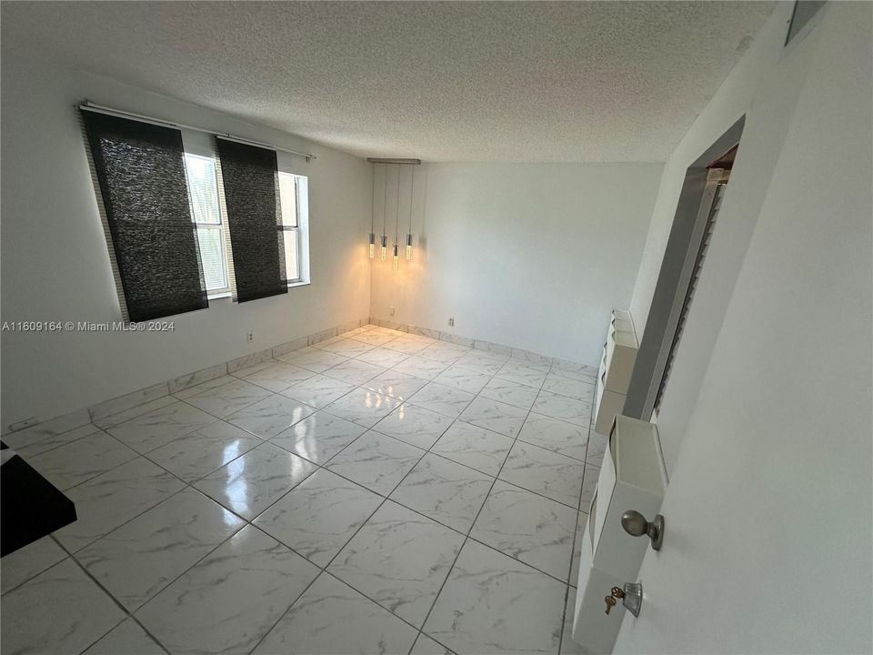 En Venta: $179,500 (2 camas, 2 baños, 1025 Pies cuadrados)