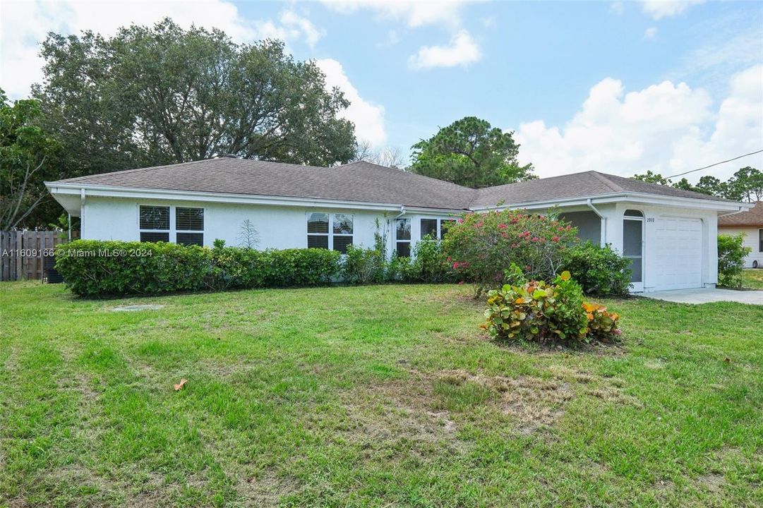 For Sale: $399,900 (4 beds, 2 baths, 1830 Square Feet)