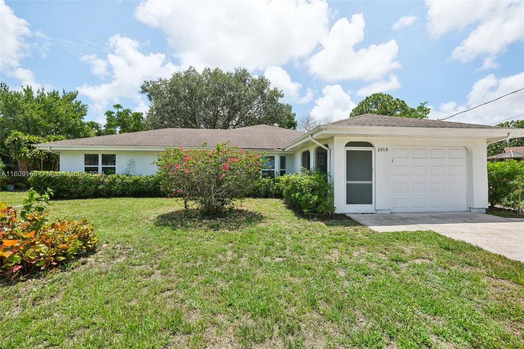 For Sale: $399,900 (4 beds, 2 baths, 1830 Square Feet)