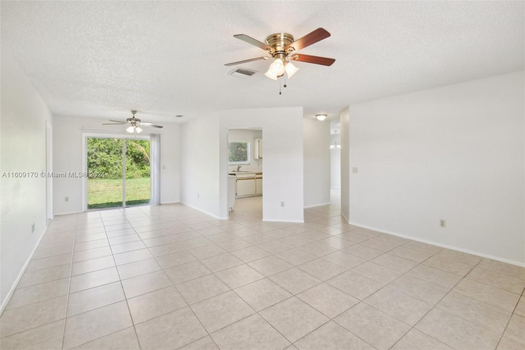 For Sale: $329,900 (3 beds, 2 baths, 1316 Square Feet)