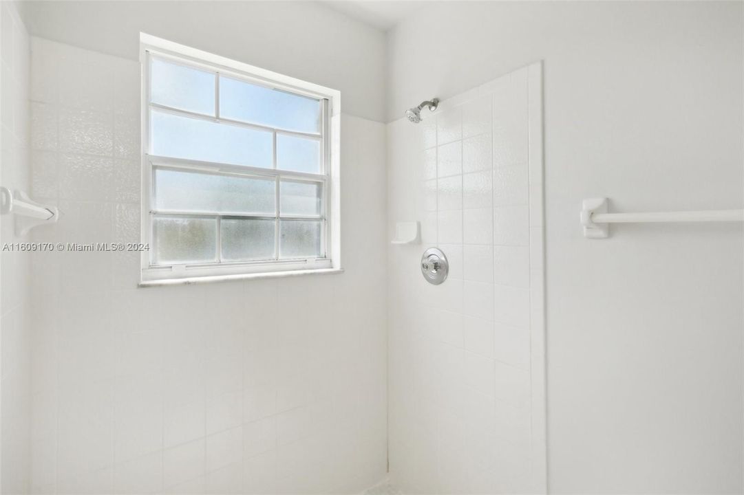 For Sale: $329,900 (3 beds, 2 baths, 1316 Square Feet)