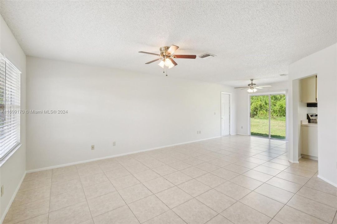 For Sale: $329,900 (3 beds, 2 baths, 1316 Square Feet)