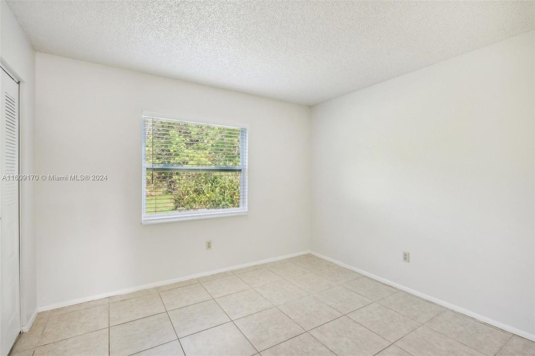For Sale: $329,900 (3 beds, 2 baths, 1316 Square Feet)