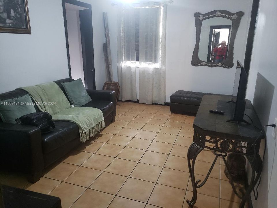 En Renta: $2,450 (3 camas, 1 baños, 1577 Pies cuadrados)