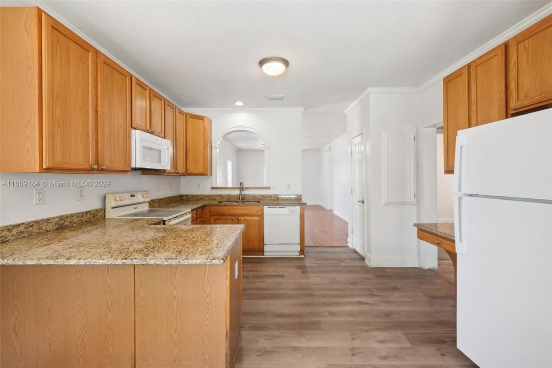 For Sale: $285,000 (3 beds, 2 baths, 1288 Square Feet)