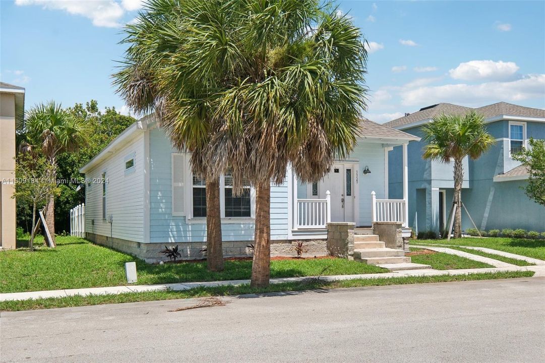 For Sale: $285,000 (3 beds, 2 baths, 1288 Square Feet)