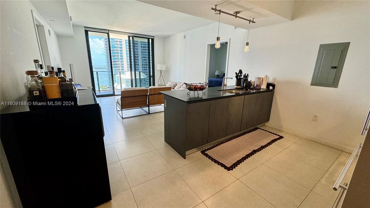 Active With Contract: $6,400 (2 beds, 2 baths, 1283 Square Feet)