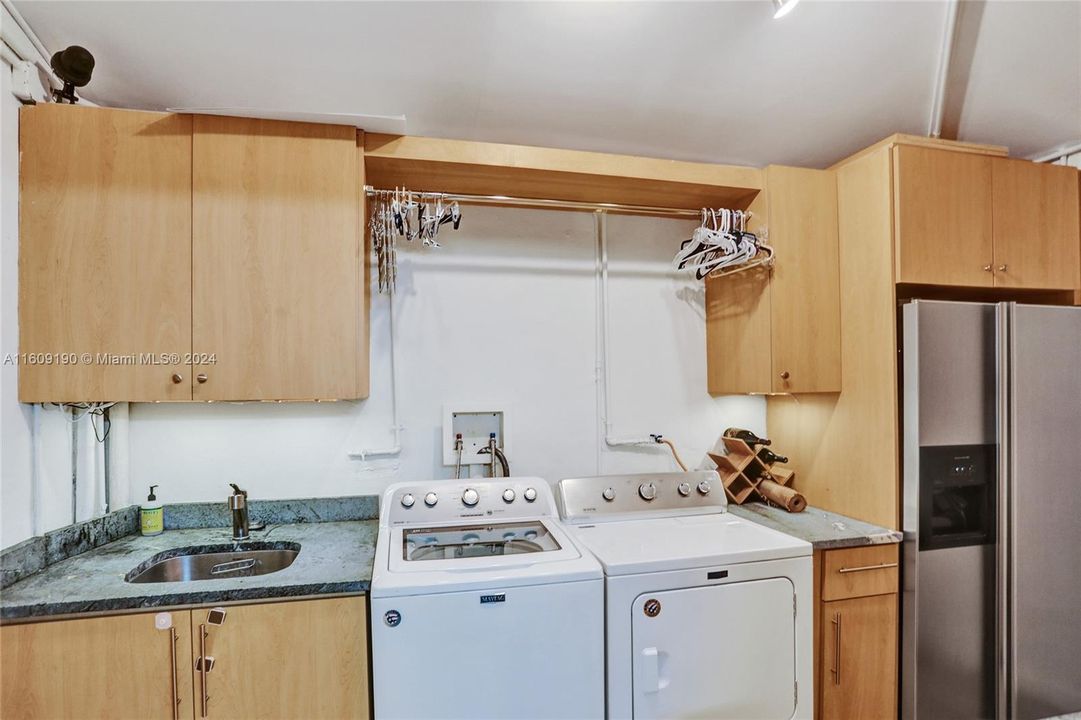 For Rent: $5,500 (3 beds, 1 baths, 1661 Square Feet)