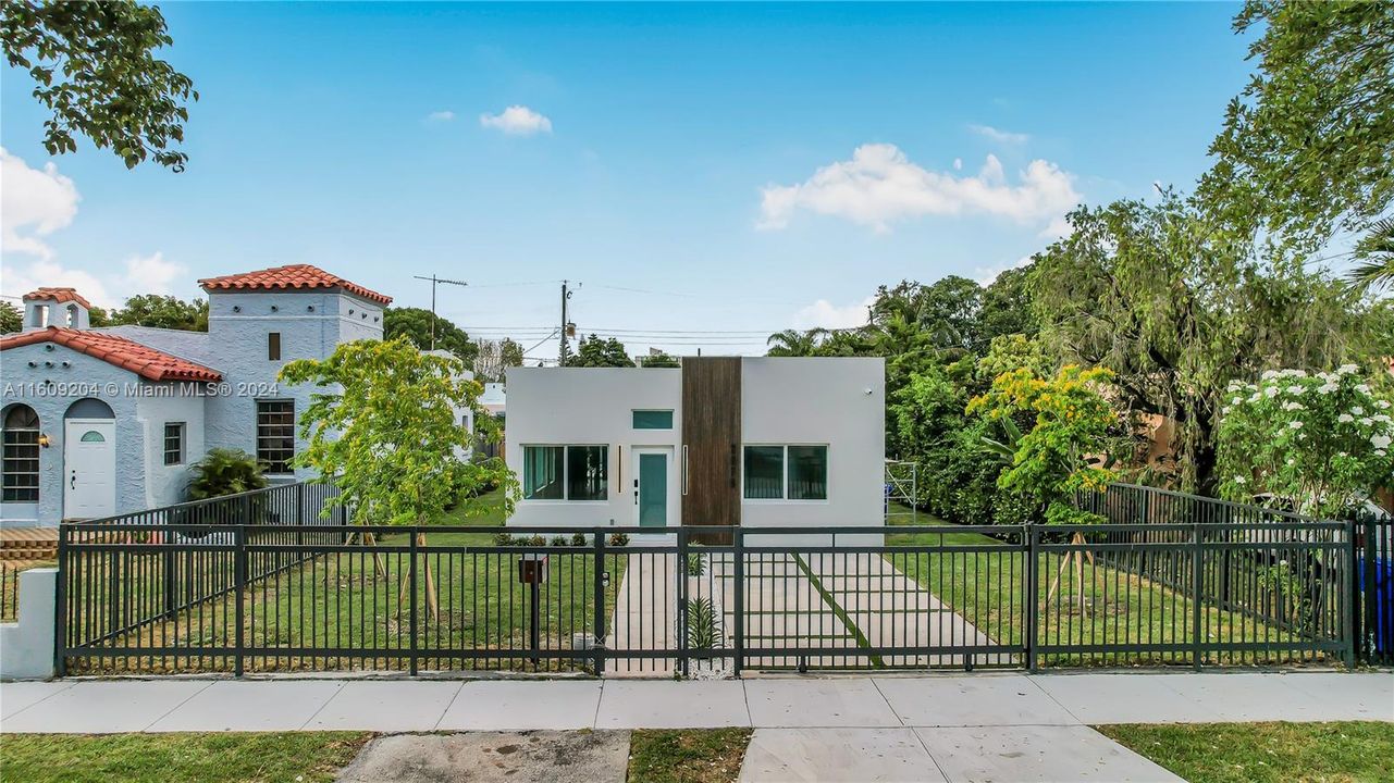 For Sale: $1,590,000 (4 beds, 3 baths, 1952 Square Feet)