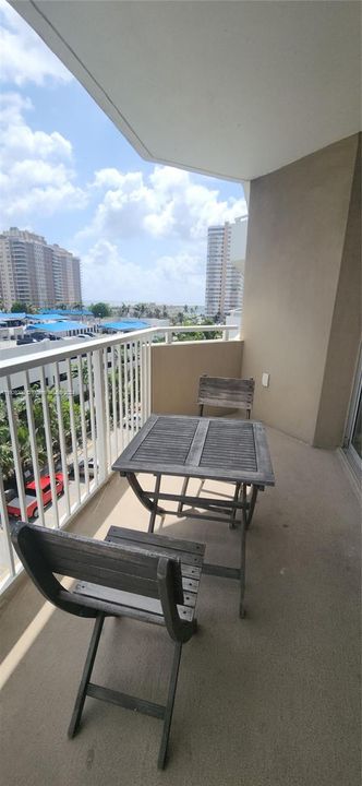 For Sale: $325,525 (1 beds, 1 baths, 798 Square Feet)