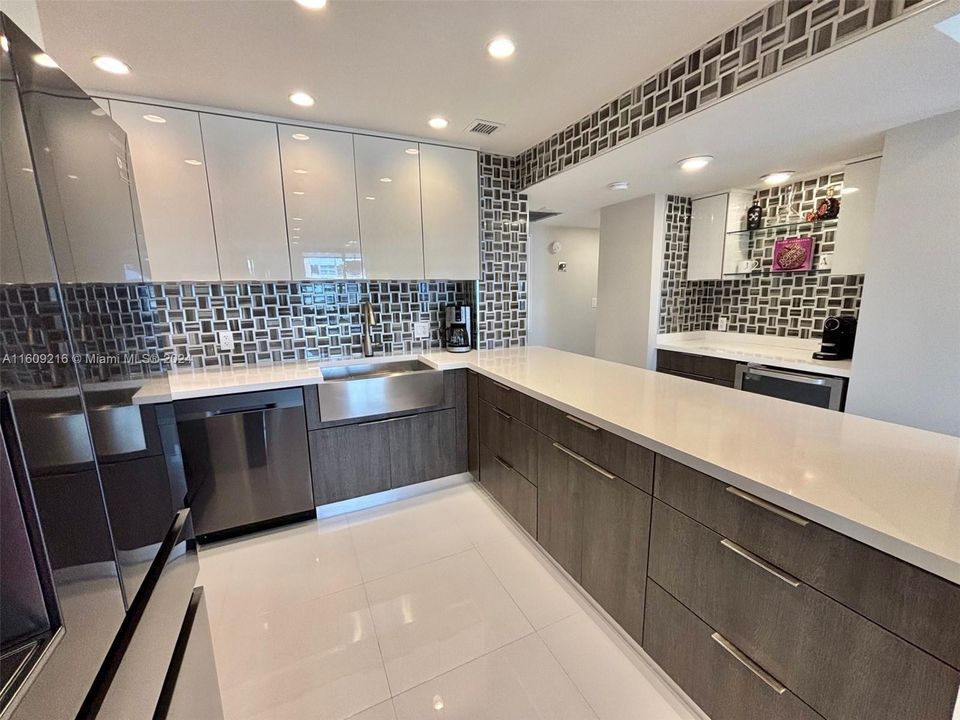 For Sale: $615,900 (2 beds, 2 baths, 1380 Square Feet)