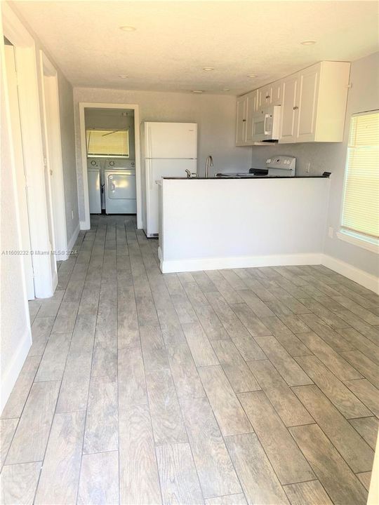 Recently Rented: $1,200 (2 beds, 1 baths, 560 Square Feet)