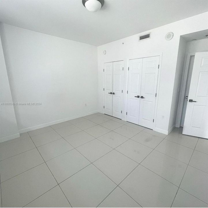 For Rent: $2,644 (1 beds, 1 baths, 736 Square Feet)