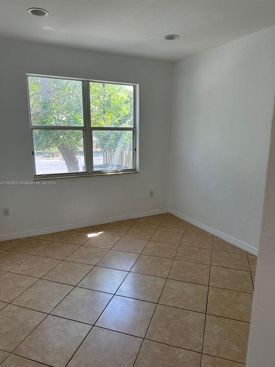 For Sale: $357,000 (2 beds, 2 baths, 1130 Square Feet)