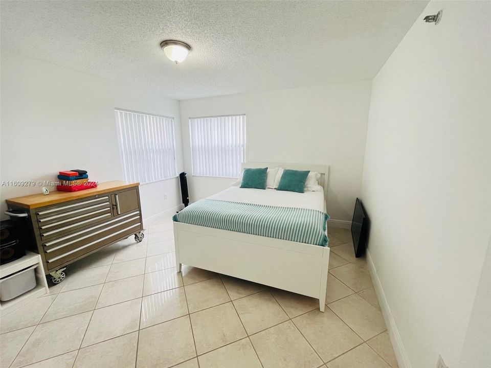 For Sale: $248,000 (3 beds, 2 baths, 1760 Square Feet)