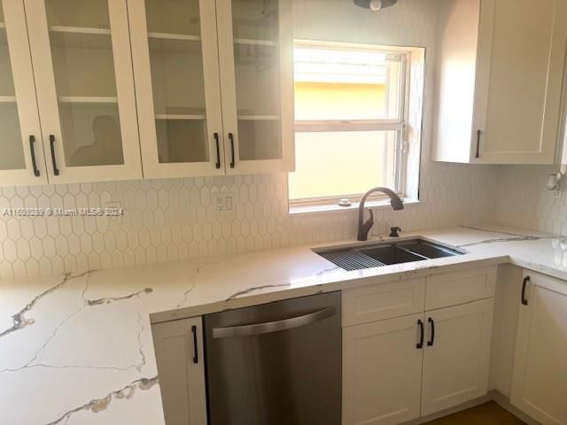 Recently Rented: $3,500 (3 beds, 2 baths, 1652 Square Feet)