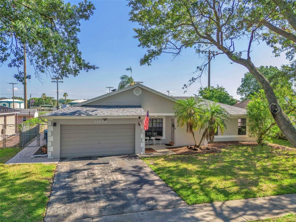 Active With Contract: $674,999 (3 beds, 2 baths, 0 Square Feet)