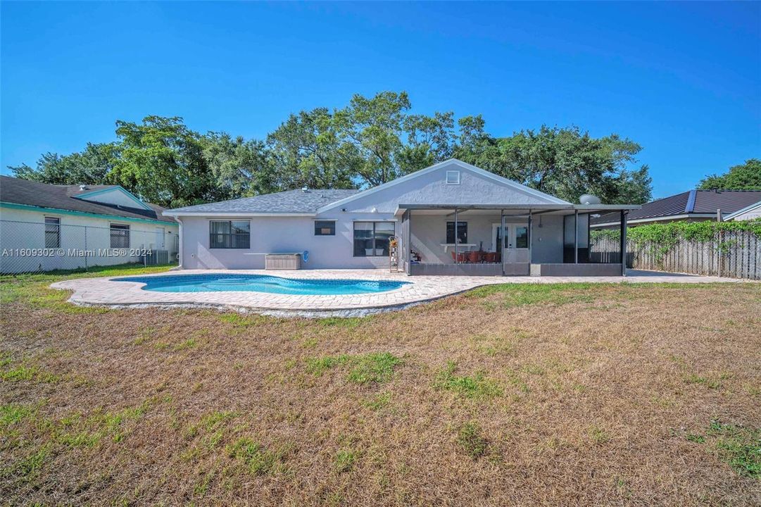 Vendido Recientemente: $674,999 (3 camas, 2 baños, 0 Pies cuadrados)