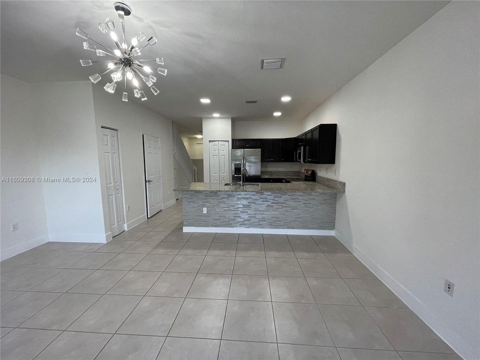 For Rent: $3,150 (3 beds, 2 baths, 1545 Square Feet)