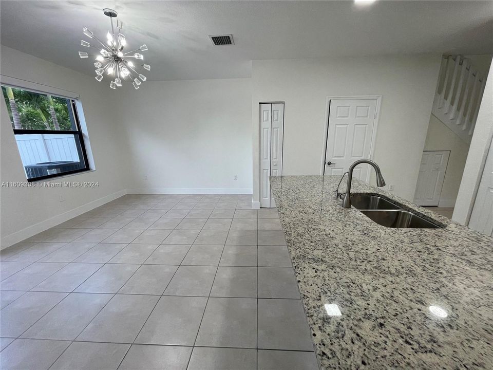 For Rent: $3,150 (3 beds, 2 baths, 1545 Square Feet)