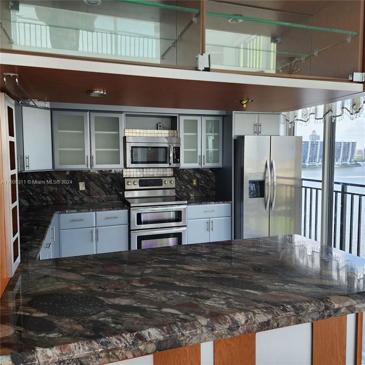 En Venta: $579,000 (2 camas, 2 baños, 1575 Pies cuadrados)