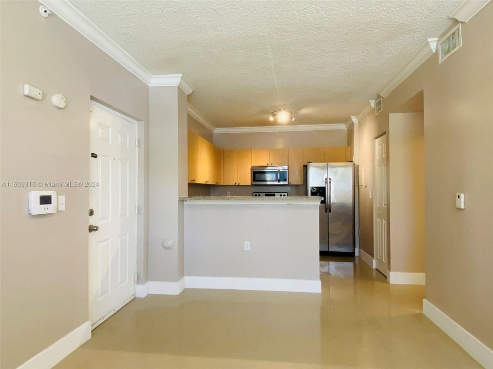 Recently Rented: $1,950 (1 beds, 1 baths, 726 Square Feet)