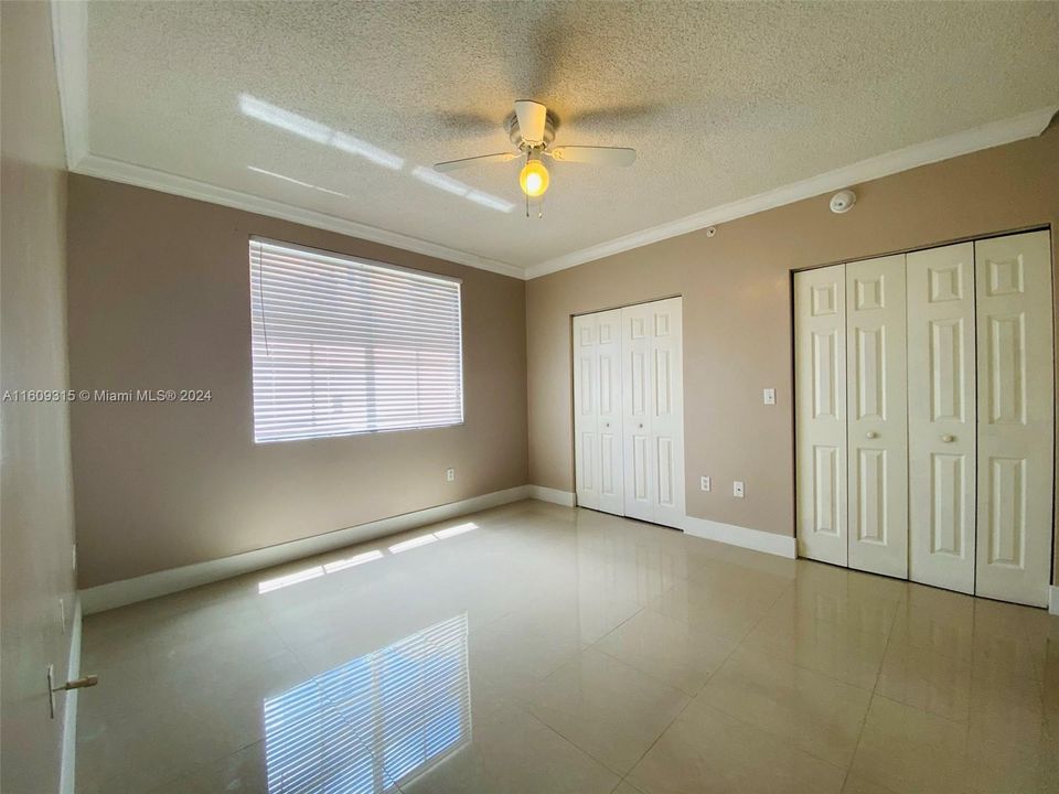 For Rent: $1,950 (1 beds, 1 baths, 726 Square Feet)