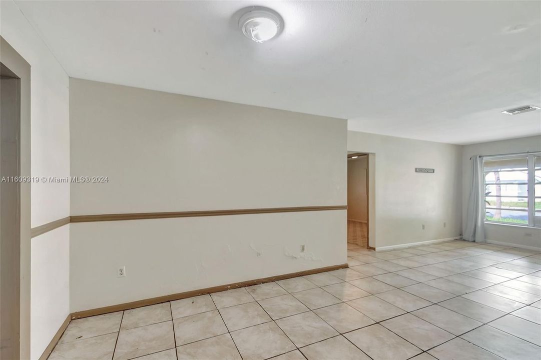 For Sale: $330,000 (3 beds, 2 baths, 1125 Square Feet)