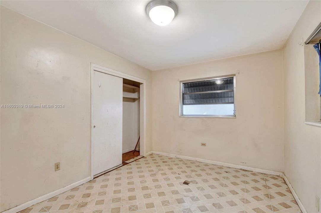 For Sale: $330,000 (3 beds, 2 baths, 1125 Square Feet)