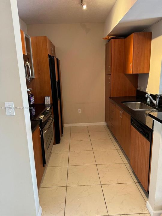 For Rent: $2,950 (2 beds, 2 baths, 1073 Square Feet)