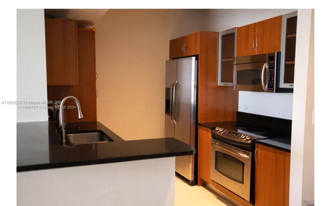 For Rent: $2,950 (2 beds, 2 baths, 1073 Square Feet)