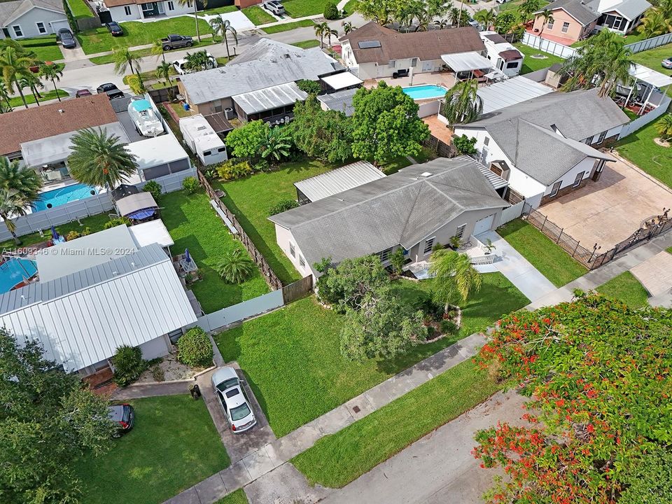 Active With Contract: $499,500 (3 beds, 2 baths, 1338 Square Feet)