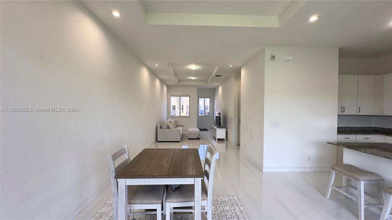 Vendido Recientemente: $465,999 (3 camas, 2 baños, 1557 Pies cuadrados)