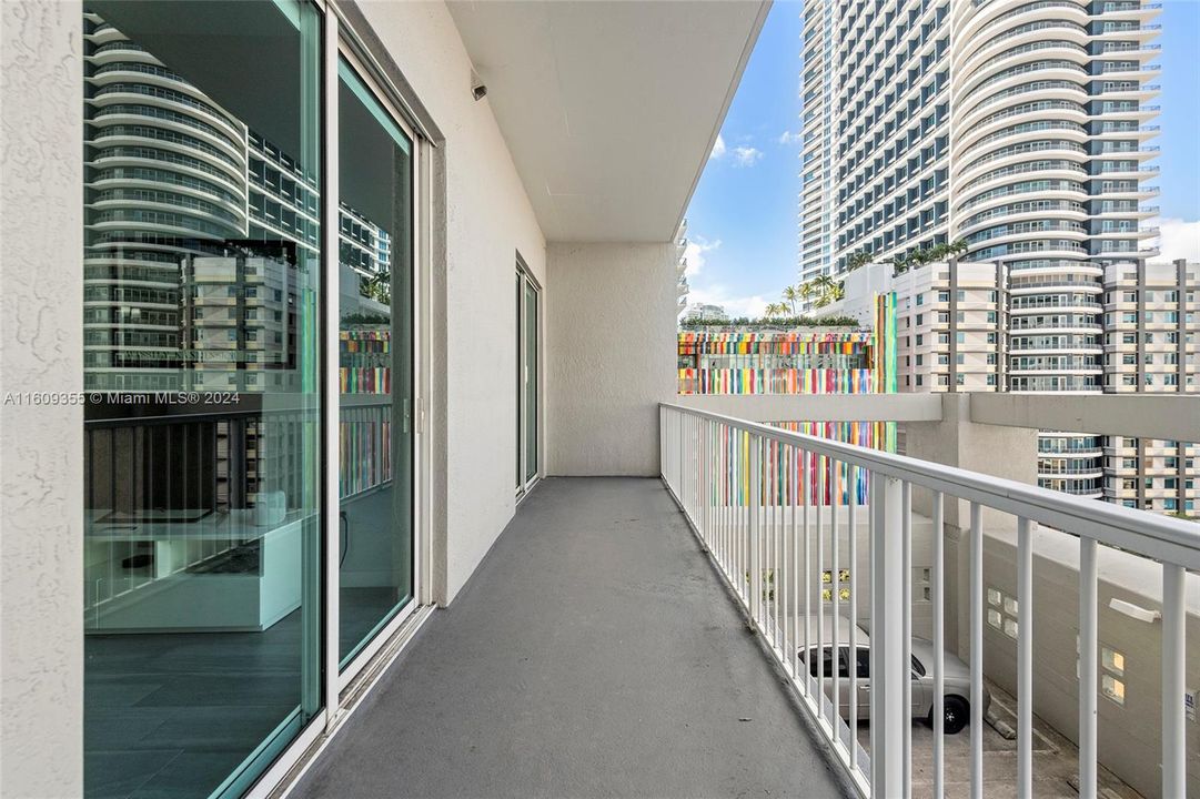 Recently Sold: $430,000 (1 beds, 1 baths, 814 Square Feet)