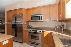 For Sale: $355,000 (1 beds, 1 baths, 1021 Square Feet)