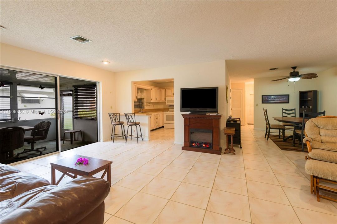 For Sale: $150,000 (2 beds, 0 baths, 1280 Square Feet)