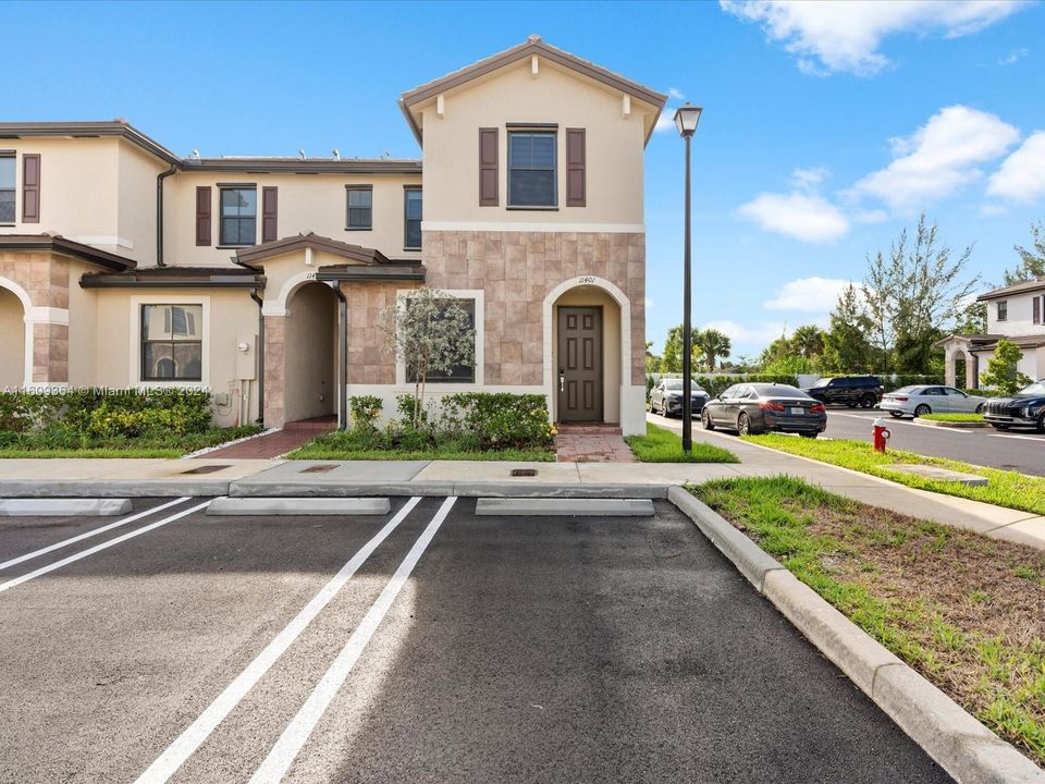 For Sale: $525,000 (3 beds, 2 baths, 1540 Square Feet)