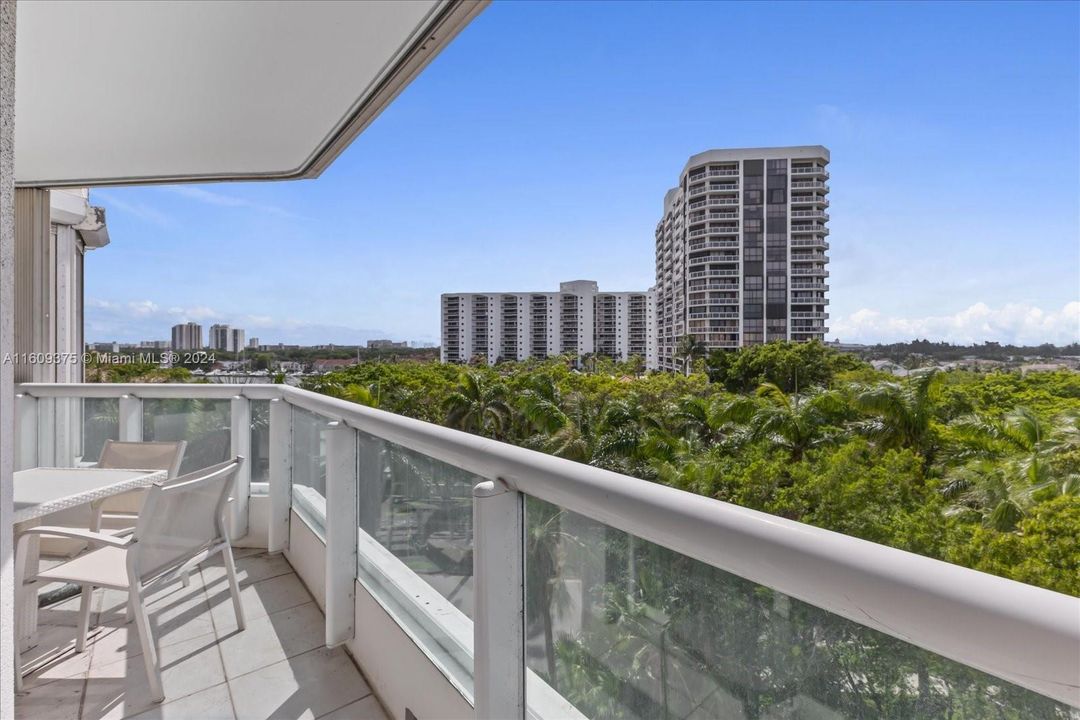 For Sale: $699,000 (3 beds, 2 baths, 1870 Square Feet)