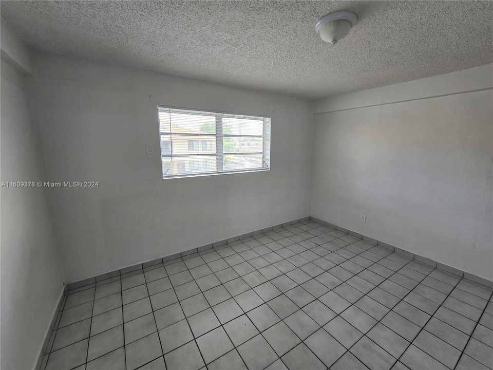 For Rent: $1,850 (1 beds, 1 baths, 630 Square Feet)