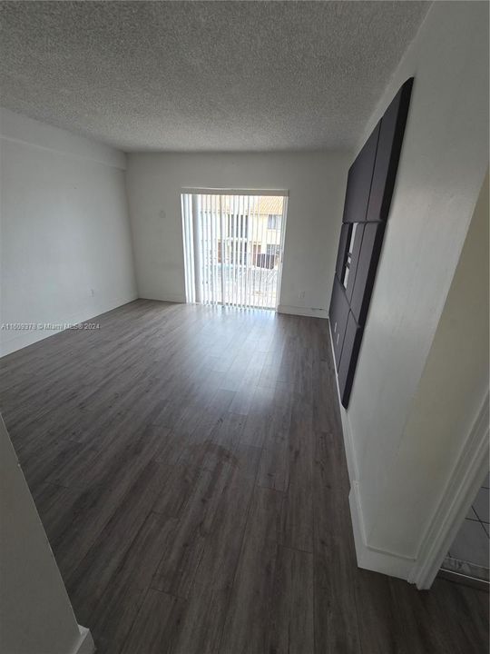 For Rent: $1,850 (1 beds, 1 baths, 630 Square Feet)