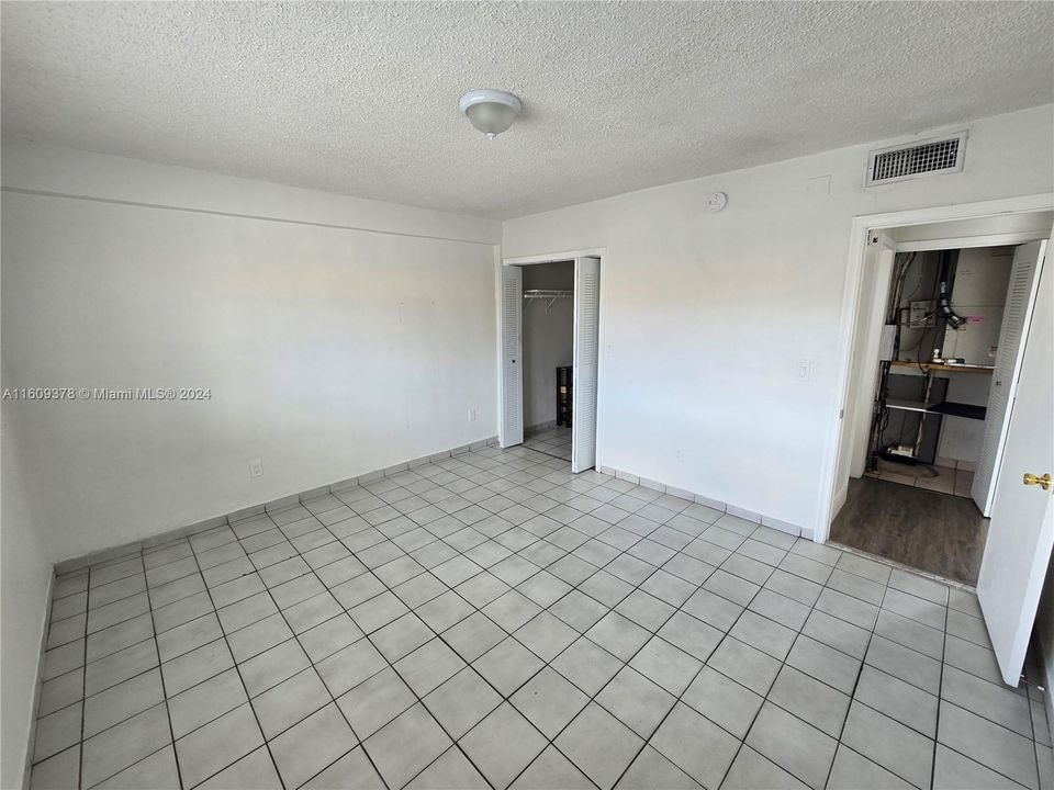 For Rent: $1,850 (1 beds, 1 baths, 630 Square Feet)