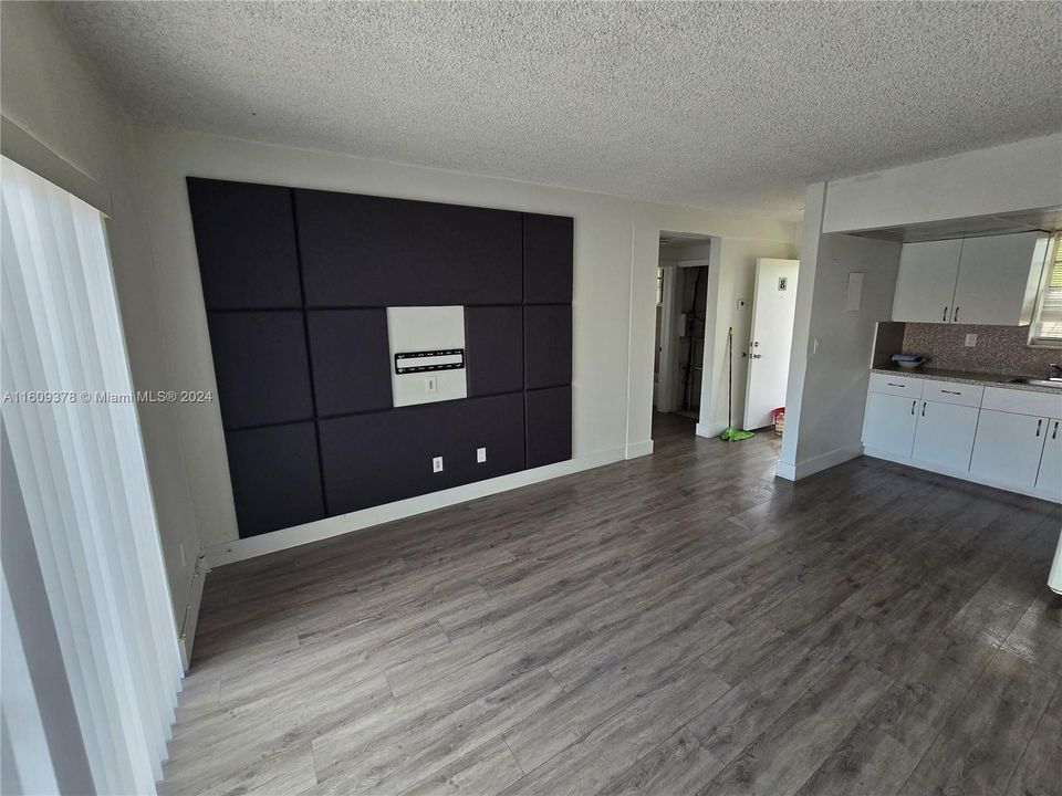 For Rent: $1,850 (1 beds, 1 baths, 630 Square Feet)