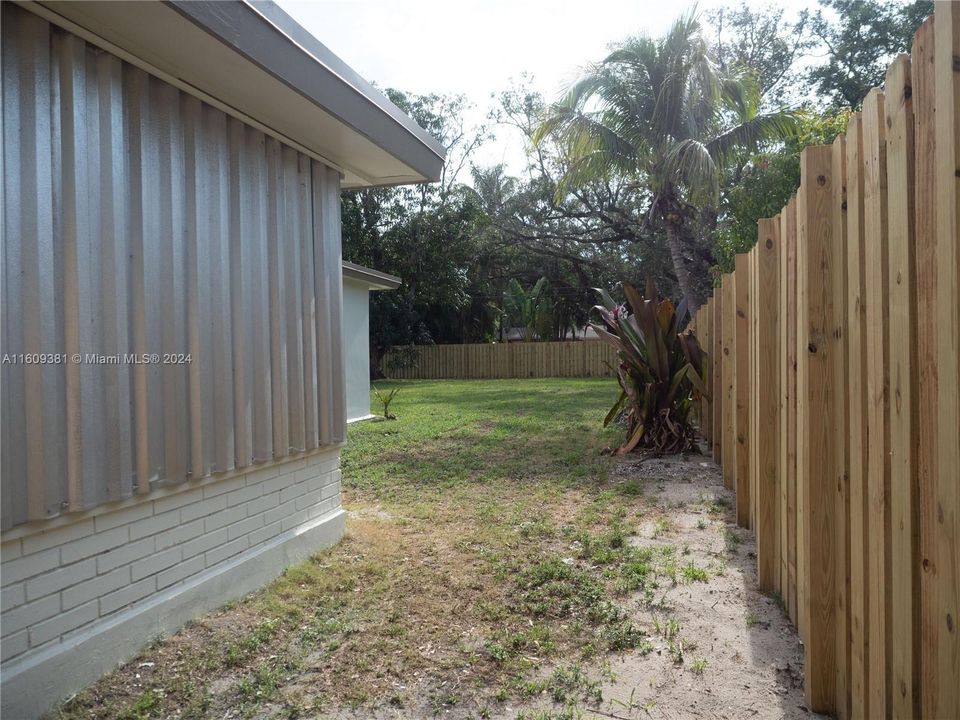 For Sale: $650,000 (3 beds, 2 baths, 1308 Square Feet)