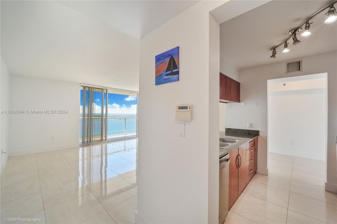 Active With Contract: $815,000 (2 beds, 2 baths, 1105 Square Feet)