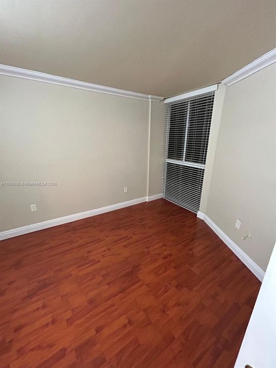 For Rent: $2,300 (2 beds, 2 baths, 960 Square Feet)