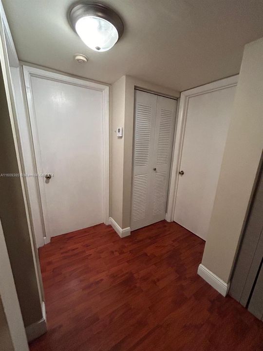 Recently Rented: $2,300 (2 beds, 2 baths, 960 Square Feet)