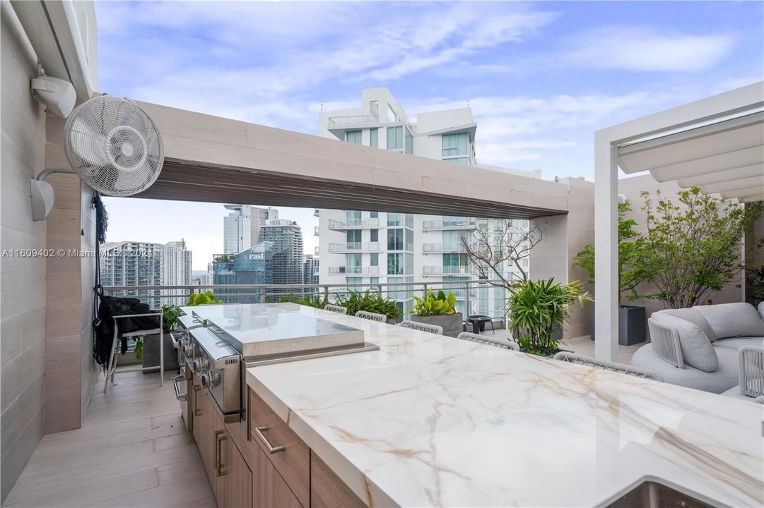 For Sale: $2,699,000 (2 beds, 2 baths, 1801 Square Feet)