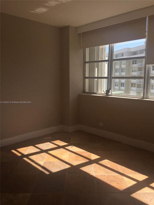 Active With Contract: $2,600 (1 beds, 1 baths, 787 Square Feet)