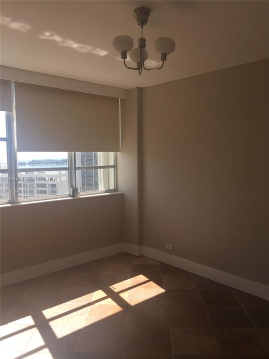 Active With Contract: $2,600 (1 beds, 1 baths, 787 Square Feet)